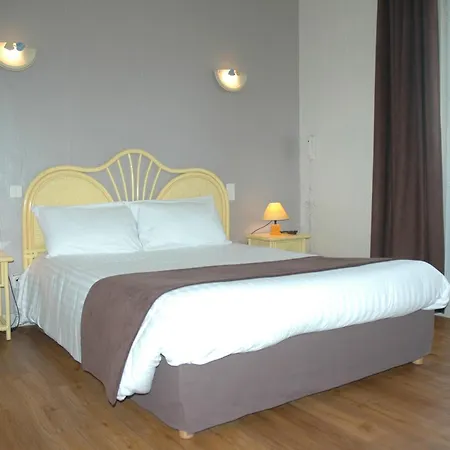 Hotel L'ecailler 3*